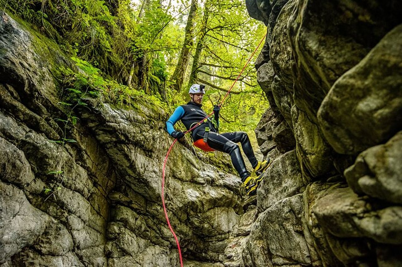 Canyoning ricco di azione nel Kobelache — 3