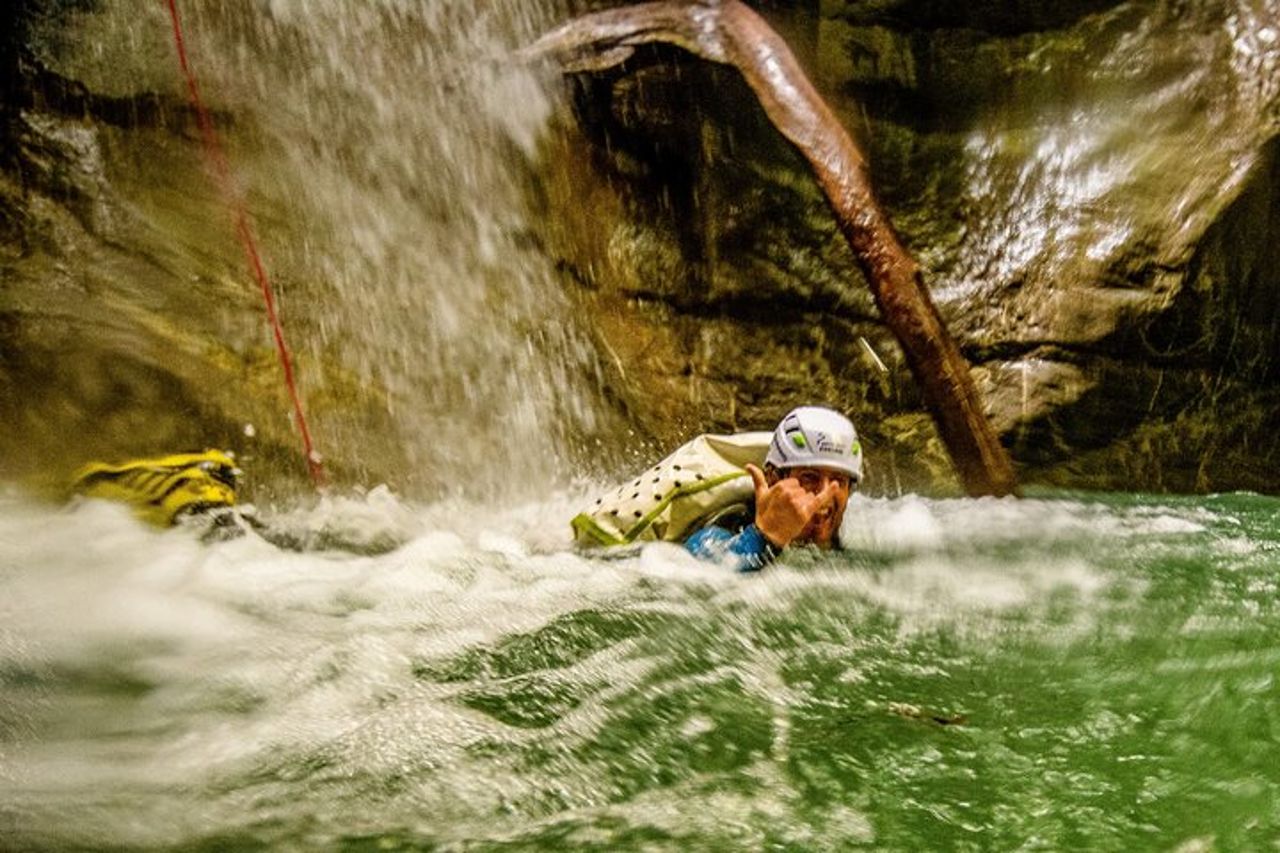 Canyoning ricco di azione nel Kobelache — 6