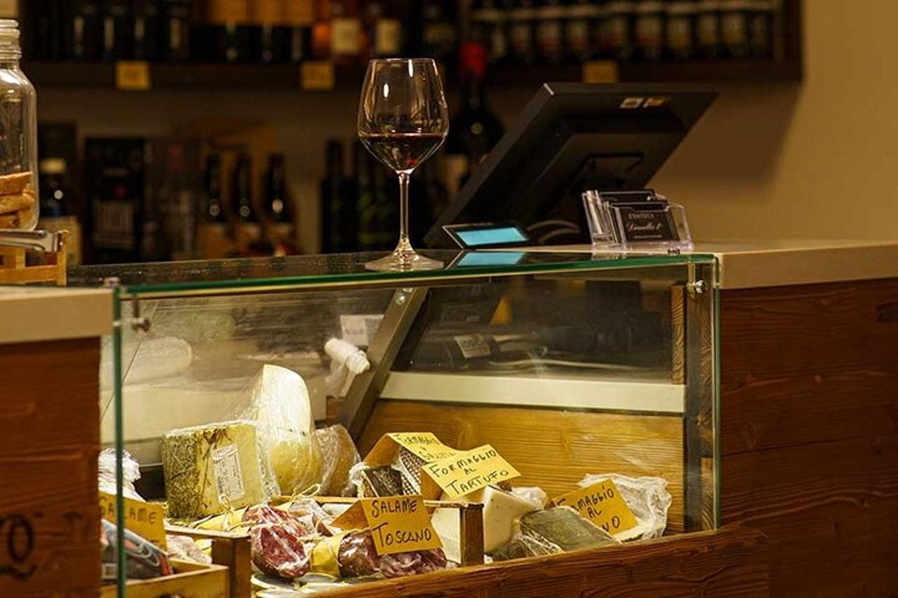 Wine experience tra le colline Toscane con degustazione a Vinci — 5