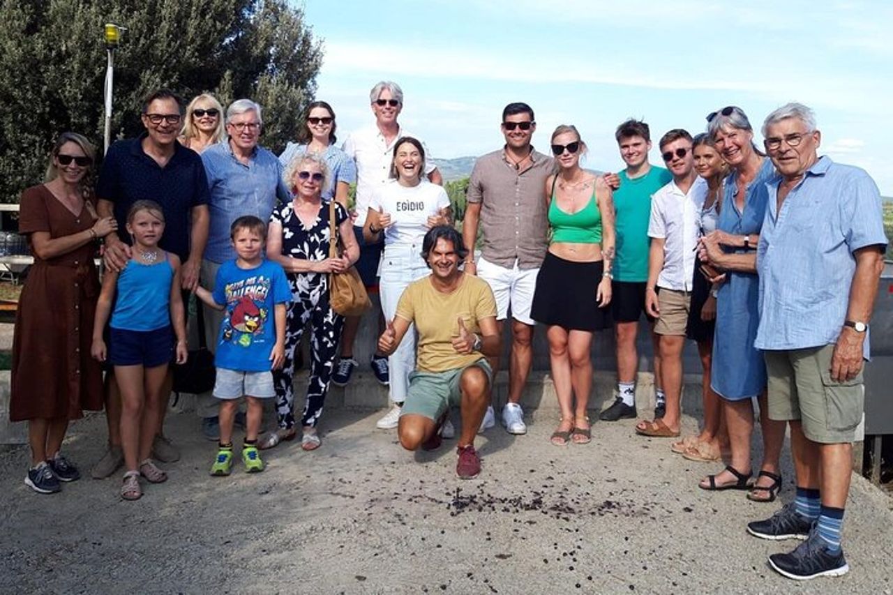 Wine experience tra le colline Toscane con degustazione a Vinci — 2