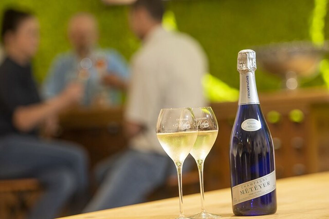 Degustazione di champagne e tour dei vigneti nella Valle della Marna in Francia — 7