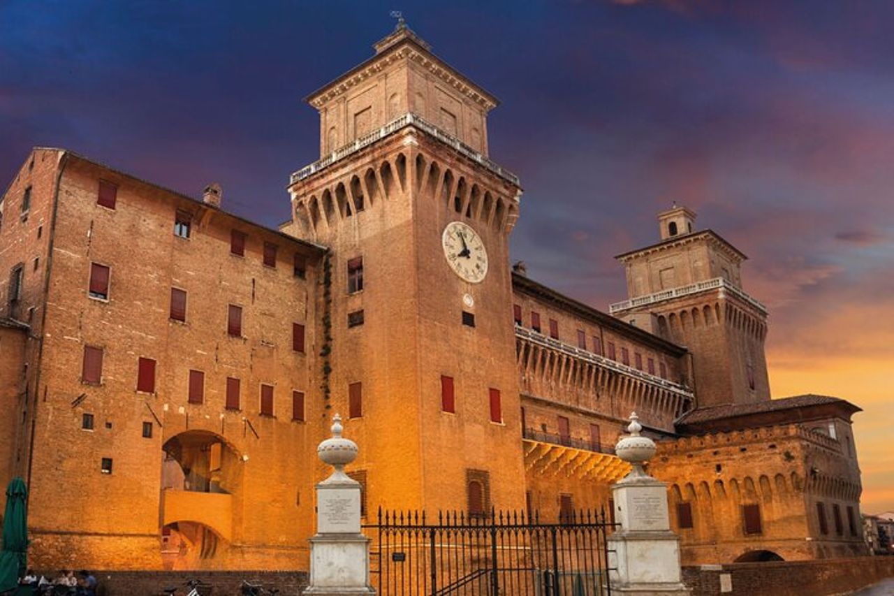 Tour a piedi di Ferrara con audio e guida scritta