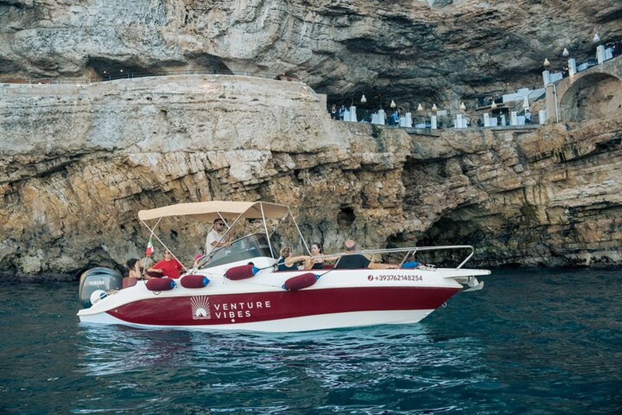Esclusivo tour privato in barca di 5 ore a Monopoli