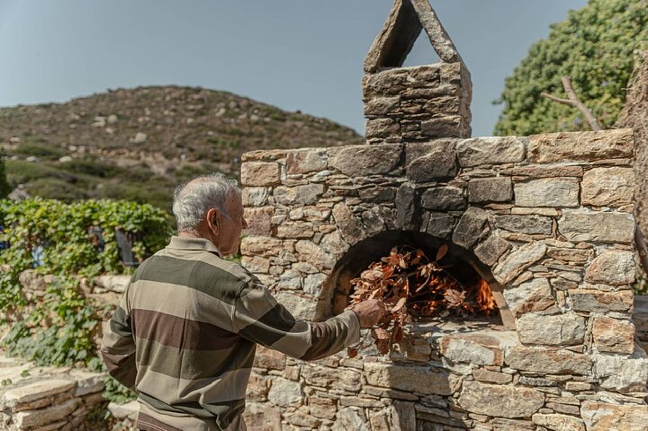 Esperienza culinaria con musica dal vivo e danza tradizionale a Naxos — 3