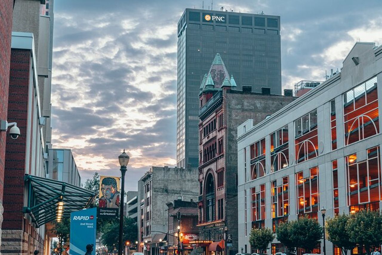 Sussurri su Whiskey Row: Assassinio, crimine e tour fantasma con cocktail — 8