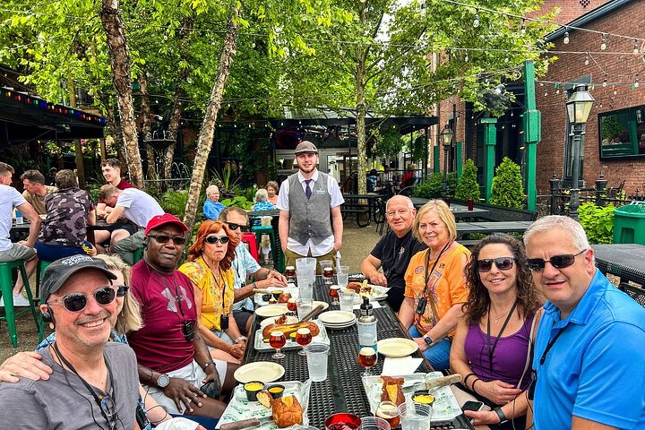 Tour storico a piedi di Louisville vittoriana con cibo e Bourbon — 2