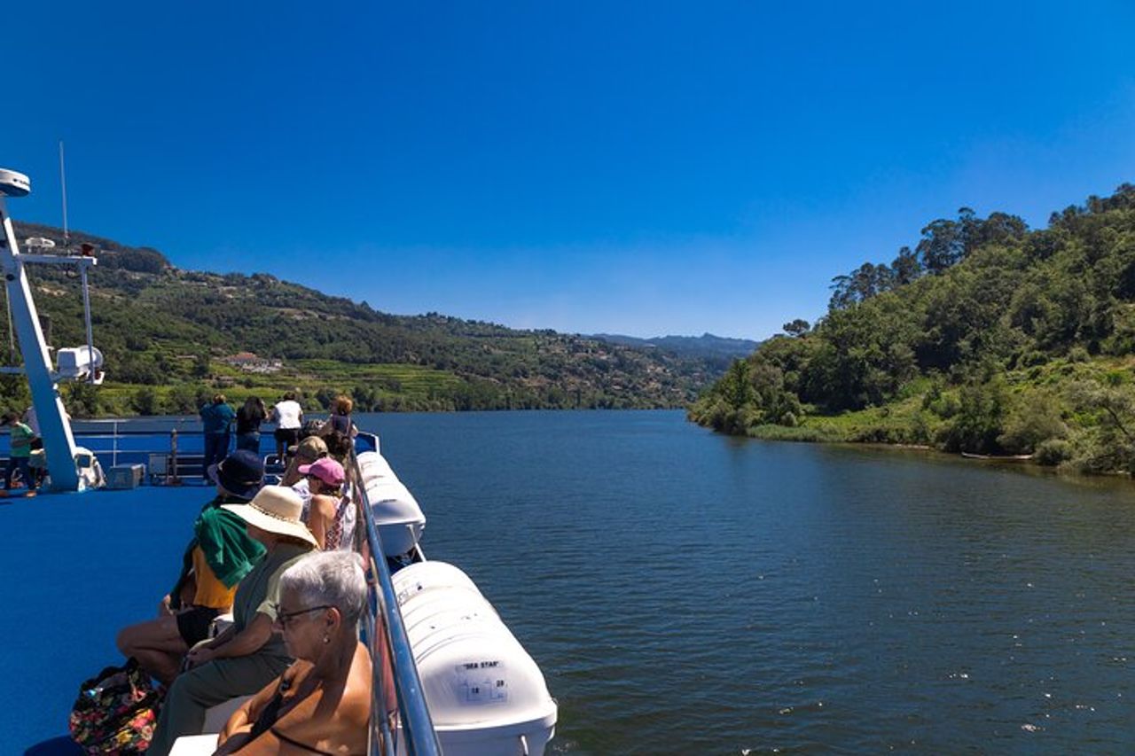 Crociera panoramica nella Valle del Douro e a Régua con pranzo incluso, partenza da Porto