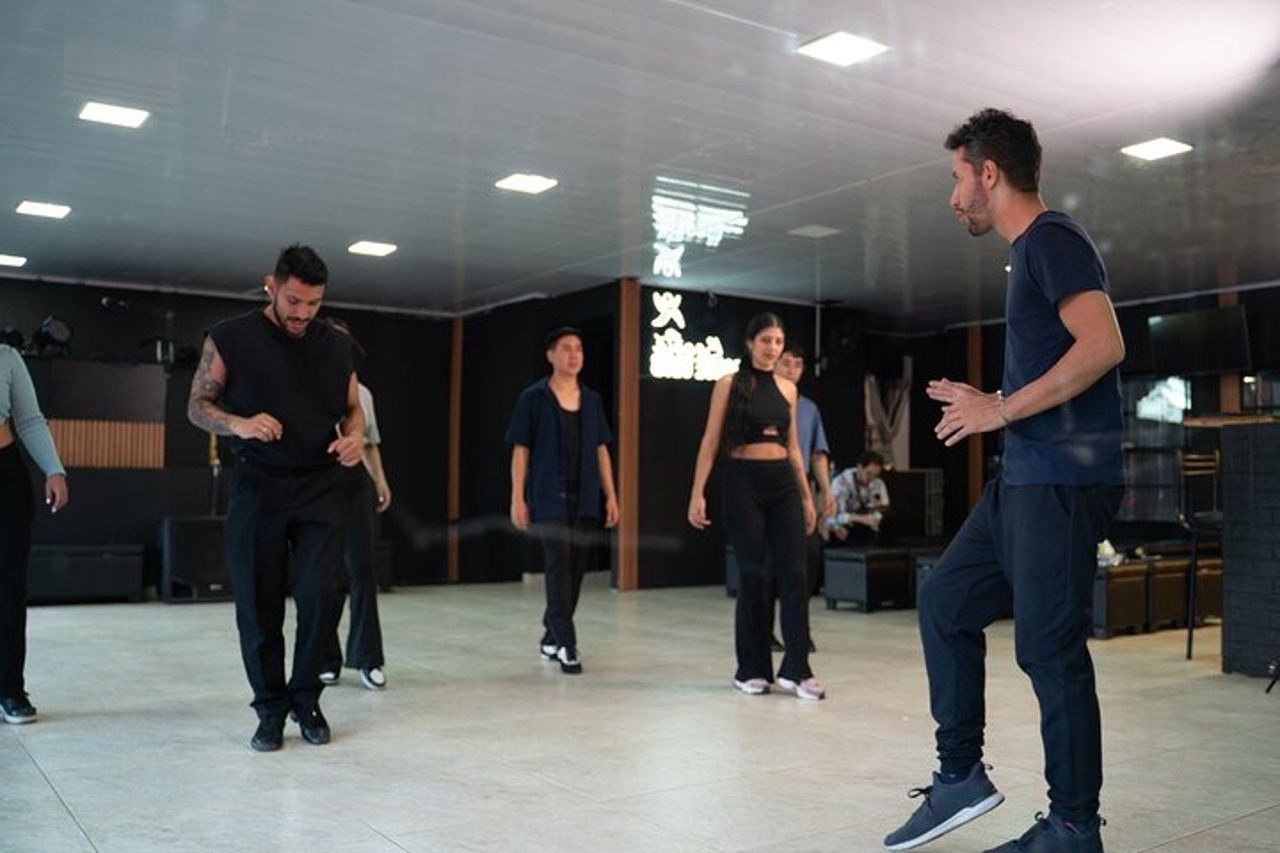 Classe di salsa privata e / o ritmi latini — 6