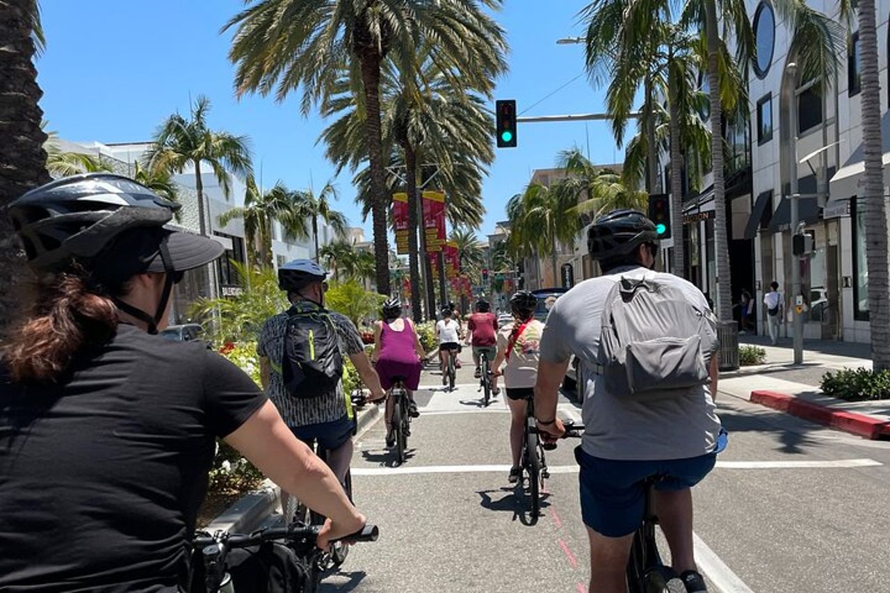 Tour di Beverly Hills: case delle star del cinema e visite turistiche a Los Angeles in bici elettrica — 7