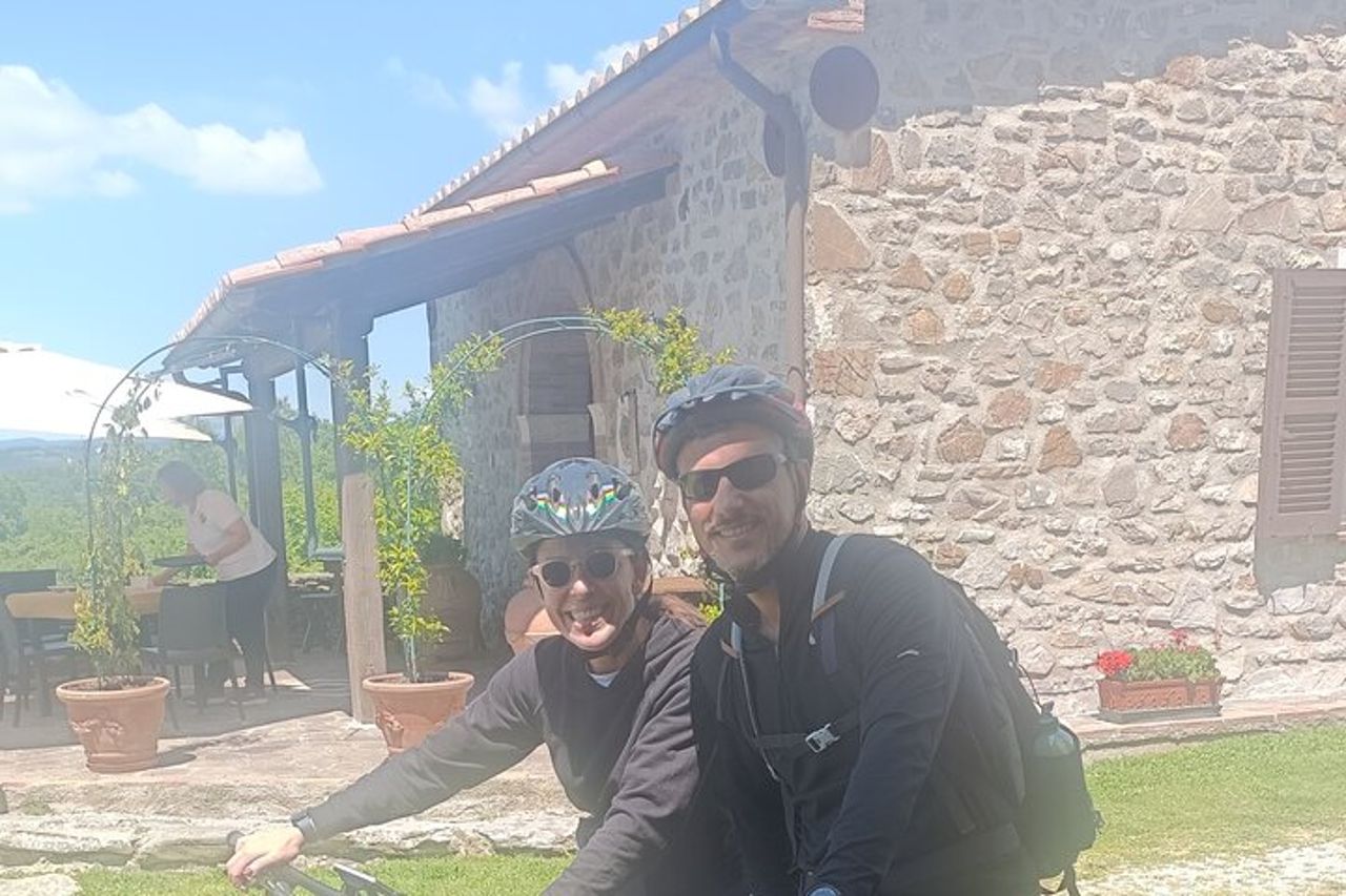 E-Bike Tour rocche e monti vicino alle Terme Libere di Saturnia — 8