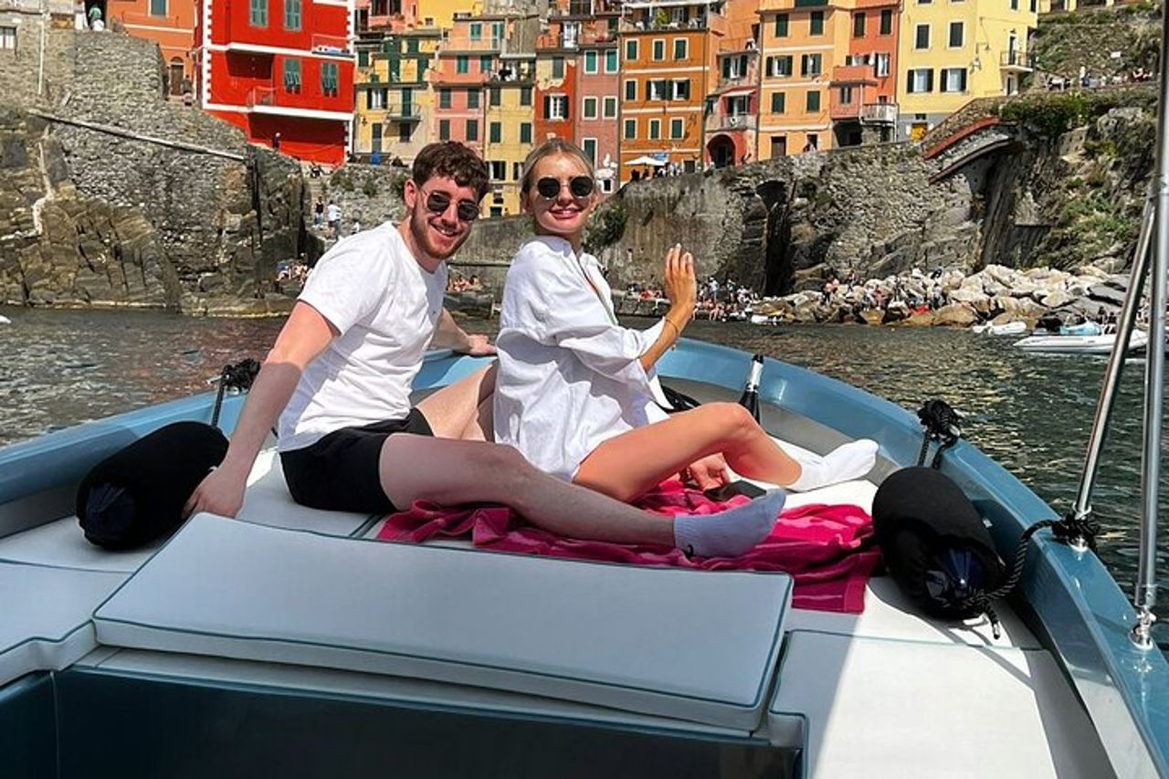 Tour in barca di gruppo al tramonto alle Cinque Terre — 4