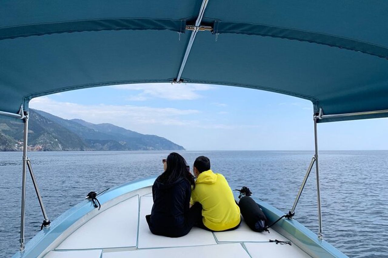 Tour in barca di gruppo al tramonto alle Cinque Terre — 5