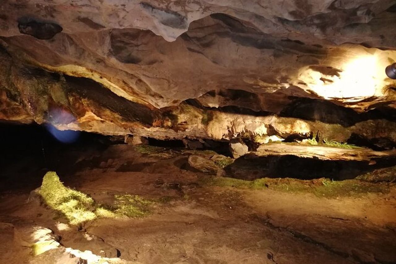 Grotte di Beatus, Ponte panoramico, Parco Naturale Gita di un giorno fuori stagione — 5