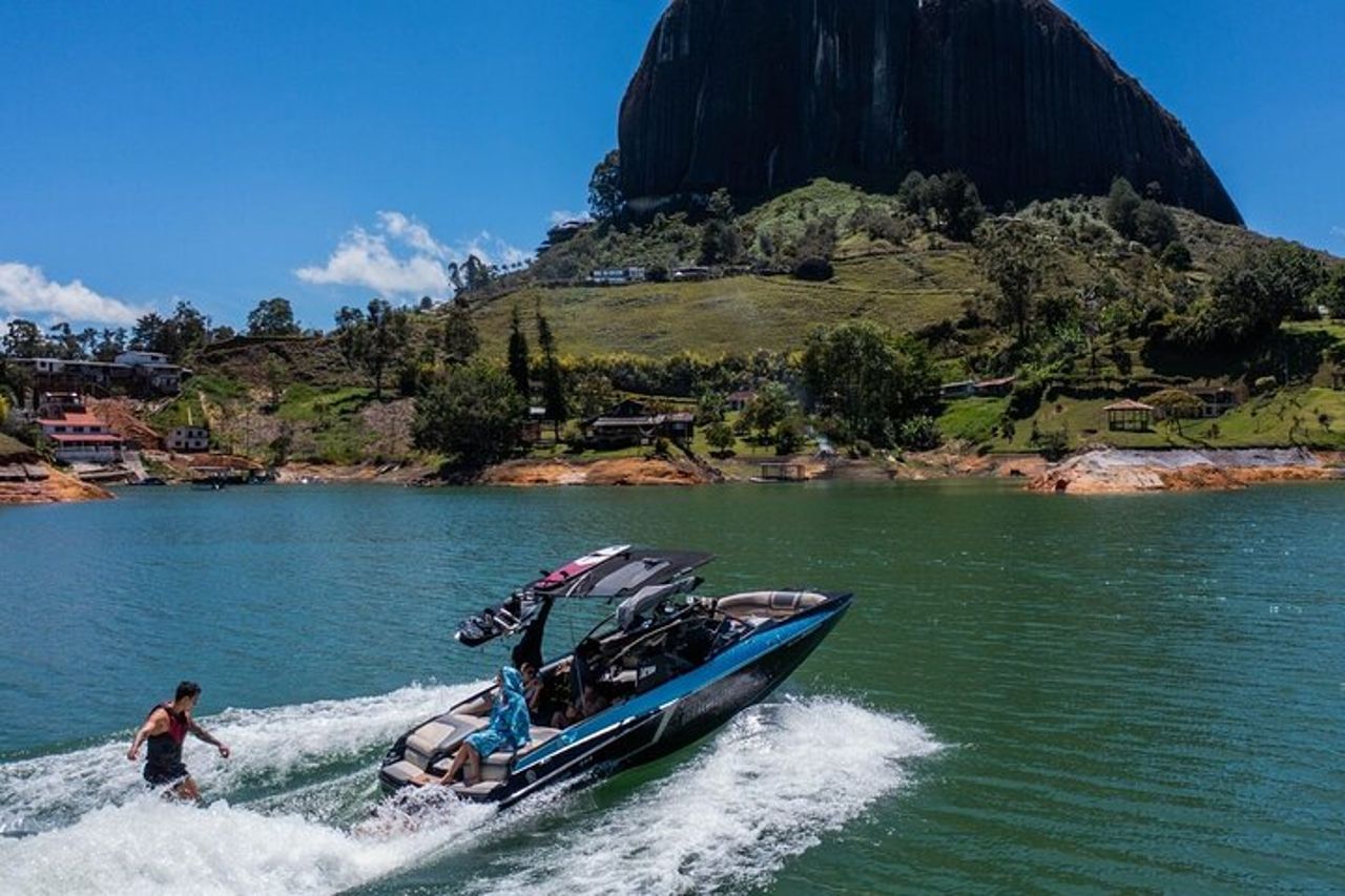 Esperienza privata di wakeboard da Guatape — 6