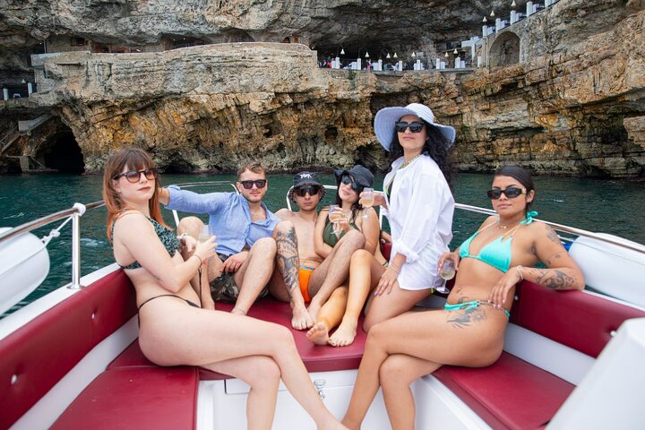 Esclusivo tour privato in barca di 5 ore a Monopoli — 6