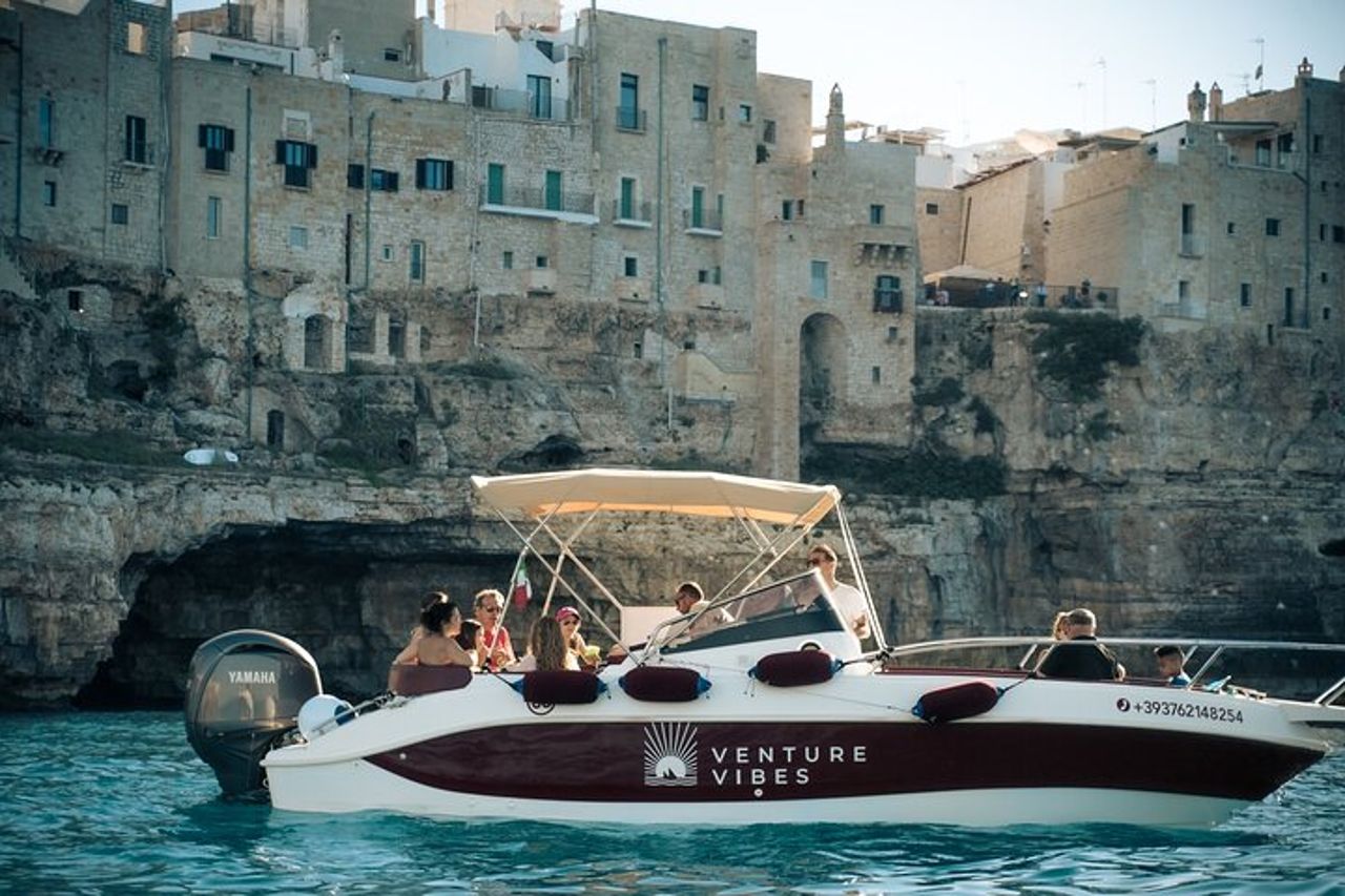 Esclusivo tour privato in barca di 2,5 ore a Monopoli — 4