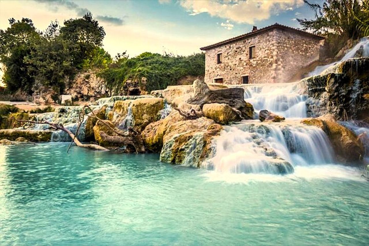 E-Bike Tour rocche e monti vicino alle Terme Libere di Saturnia