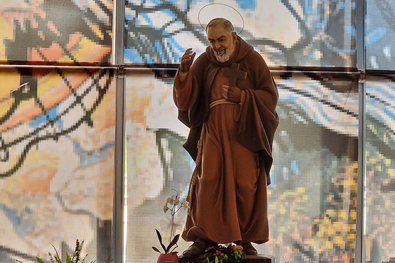 Padre Pio's Shrine in San Giovanni Rotondo from Bari (Apulia) — 9