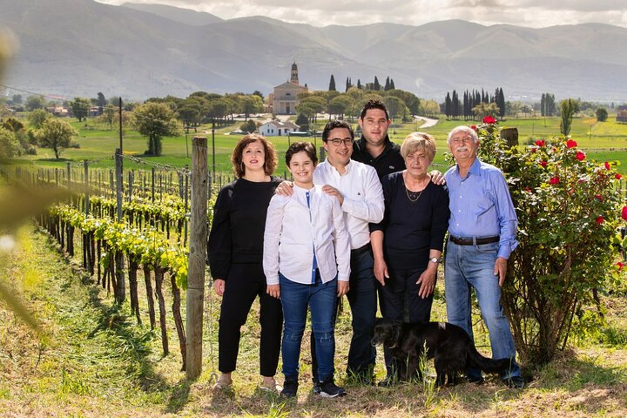 Visita guidata alla cantina e degustazione privata a Montefalco — 3