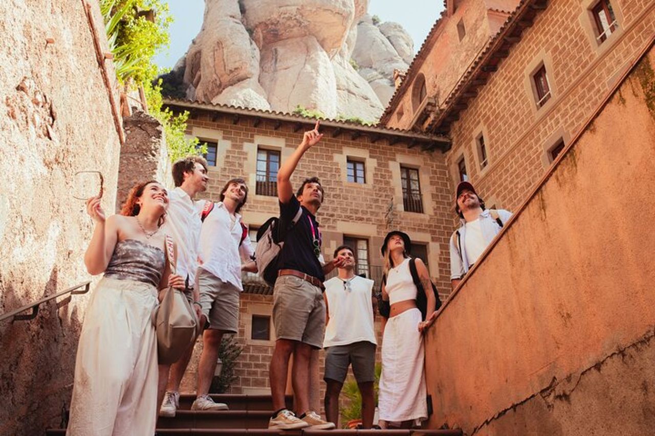 Tour di Montserrat con Madonna Nera e due opzioni di partenza — 3