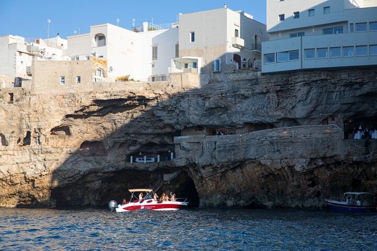 Exclusive 2-Hour Boat Party in Polignano a Mare — 3
