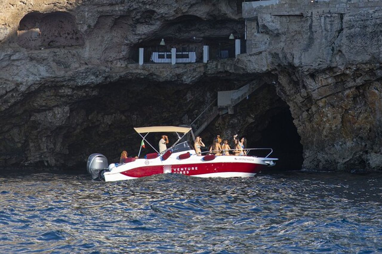 Esclusivo tour privato in barca di 8 ore a Monopoli — 3