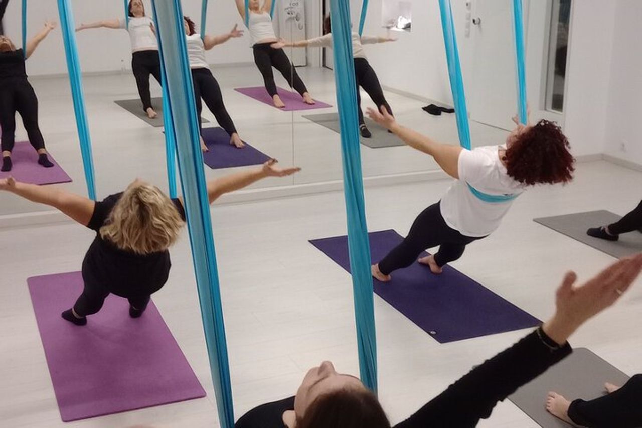 Flusso di yoga aereo — 3