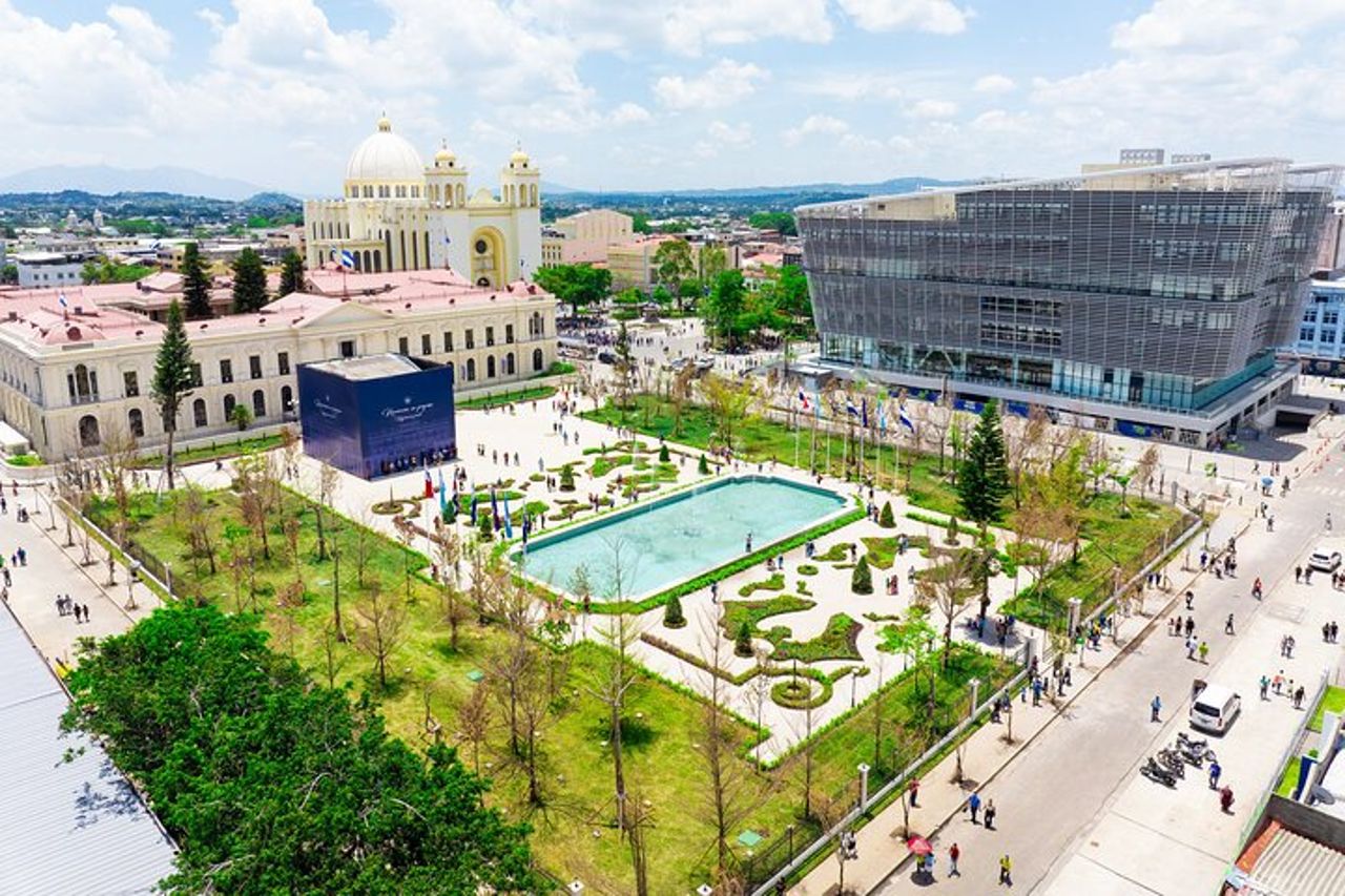 Giornata intera | Tour della città di San Salvador Parco Boquerón e Rainbow Slide