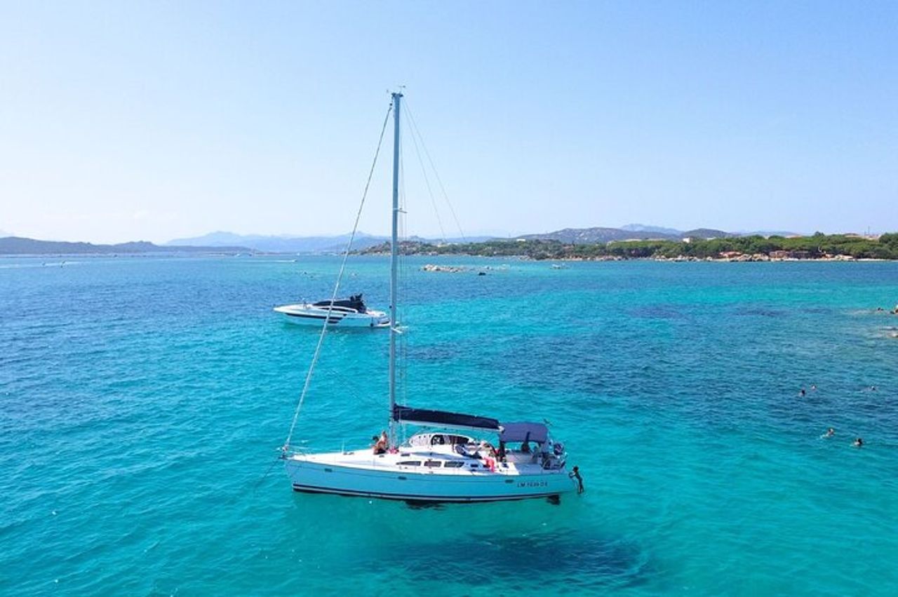 Da Cannigione: Tour in Barca a Vela nell'Arcipelago di La Maddalena — 5