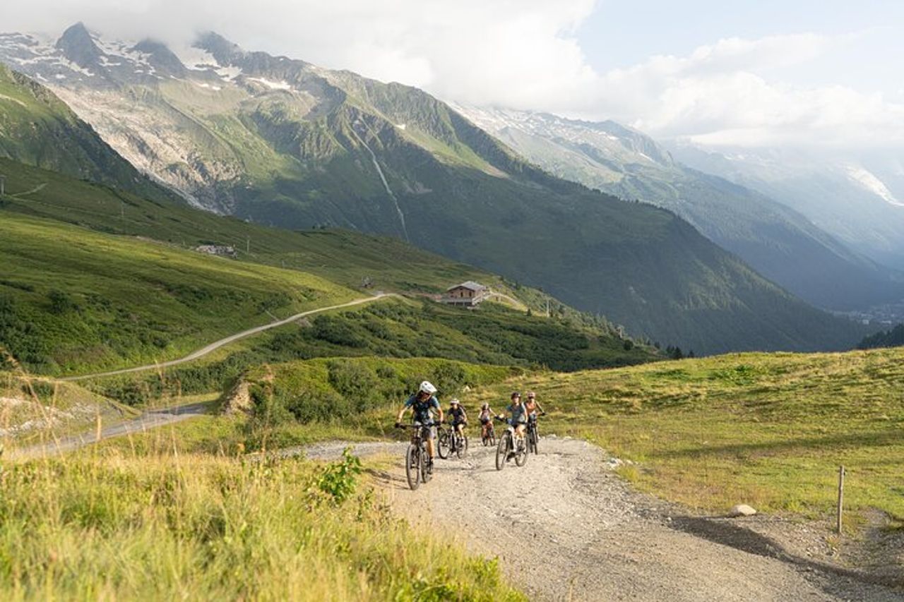 Tour di 3 ore in mountain bike elettrica a Chamonix - Panorami del Monte Bianco — 4
