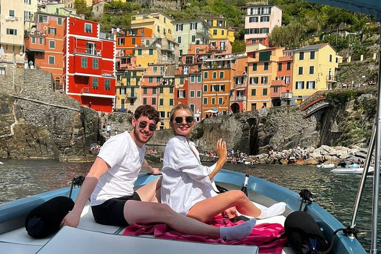 Tour privato in barca al tramonto alle Cinque Terre — 4