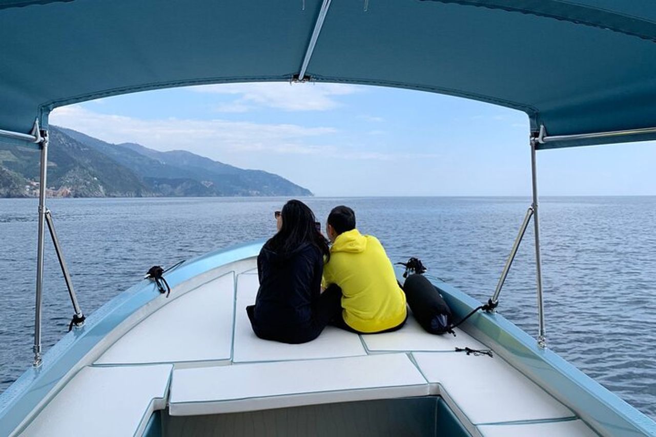 Tour privato in barca al tramonto alle Cinque Terre — 5