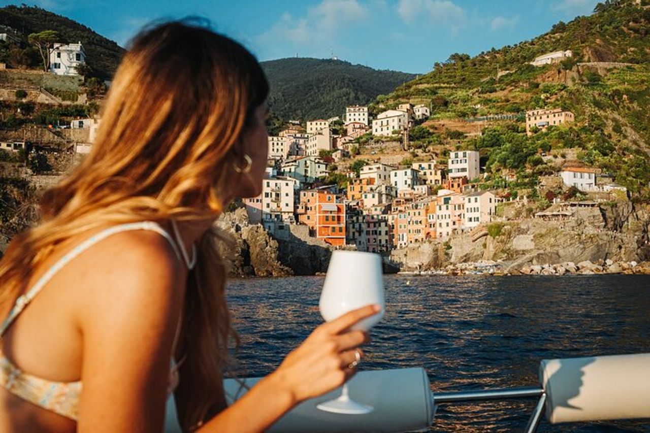 Cinque Terre Sunset Boat Tour : ora d'oro sull'acqua