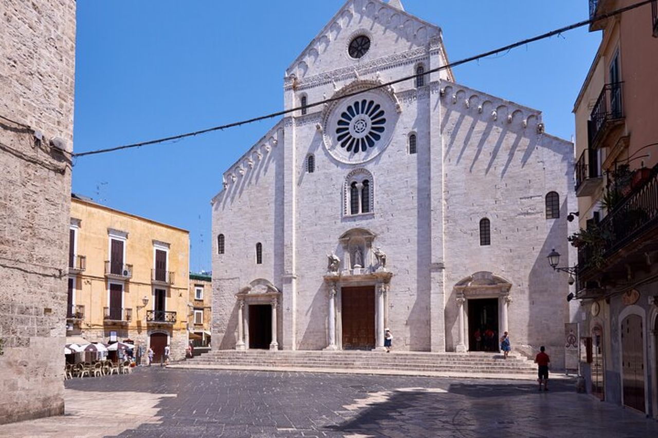 Tour privato autentico di Bari Trani e Barletta — 8