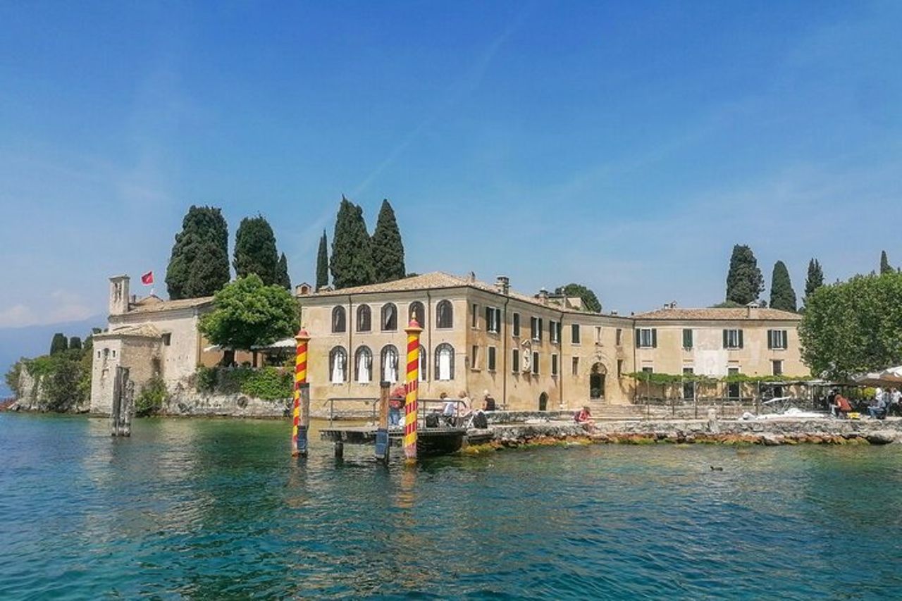 Crociera privata al tramonto con aperitivo al vino di Lazise — 5