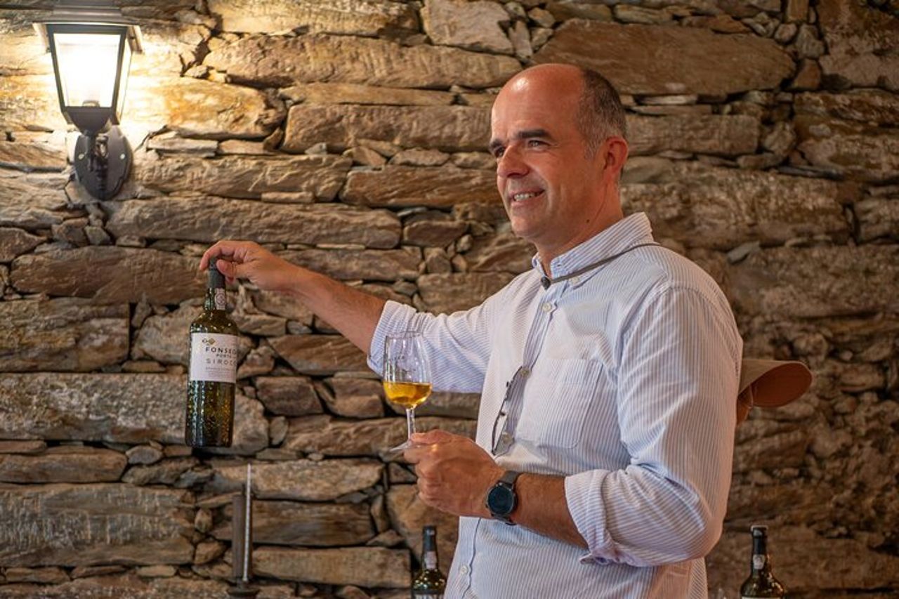 Tour enologico privato della valle del Douro: 2 aziende vinicole, pranzo e crociera — 2
