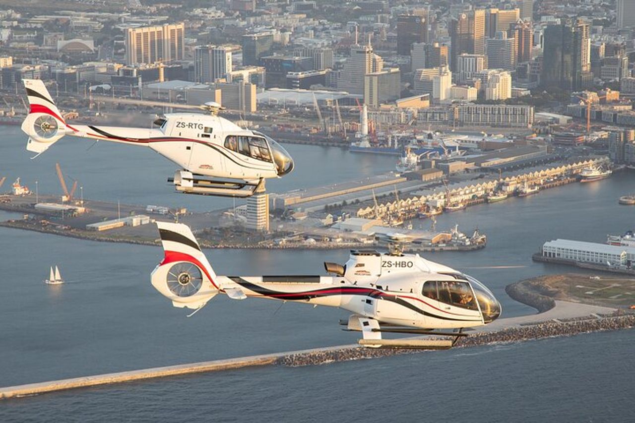 Città del Capo: volo in elicottero di 25 minuti con crociera in barca gratuita — 3
