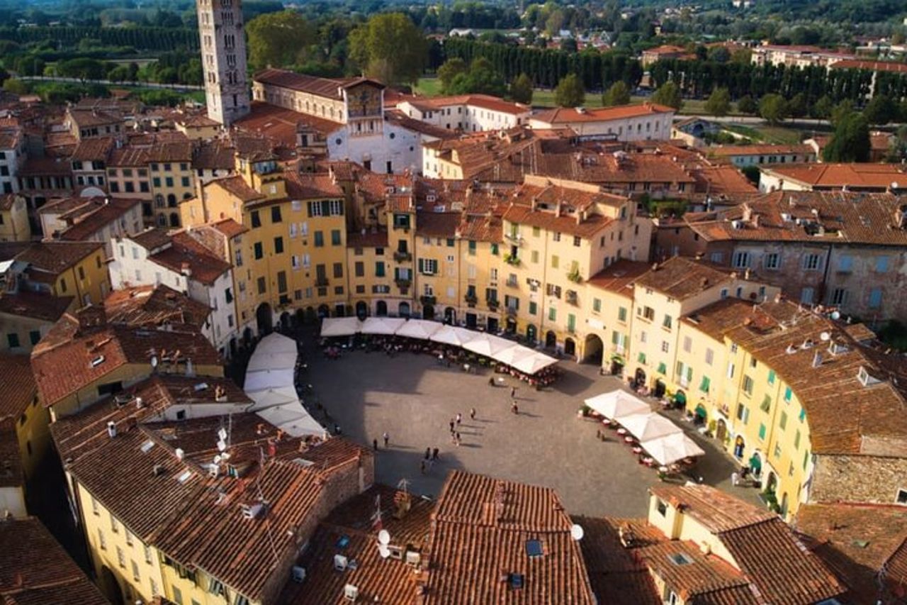 Tour a piedi di Lucca con audioguida e guida scritta da un locale — 3