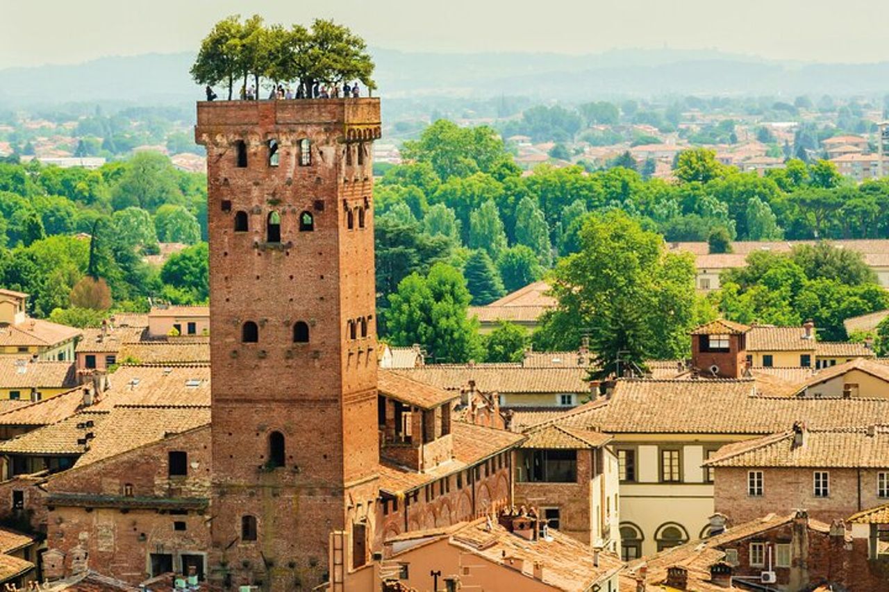 Tour a piedi di Lucca con audioguida e guida scritta da un locale — 9