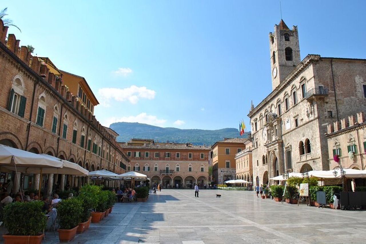 Visita guidata privata per famiglie dei punti salienti di Ascoli per bambini