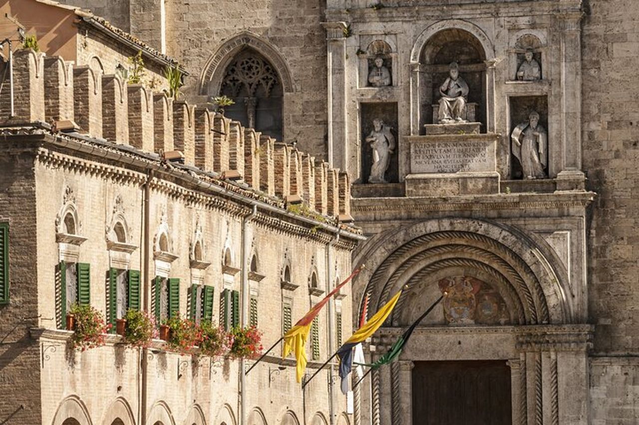 Visita guidata privata per famiglie dei punti salienti di Ascoli per bambini — 4
