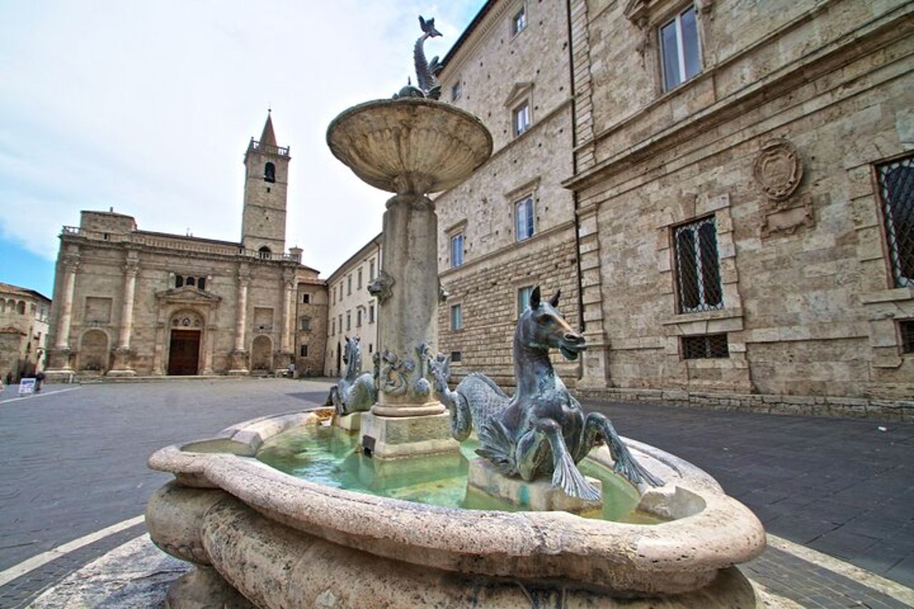 Visita guidata privata per famiglie dei punti salienti di Ascoli per bambini — 2