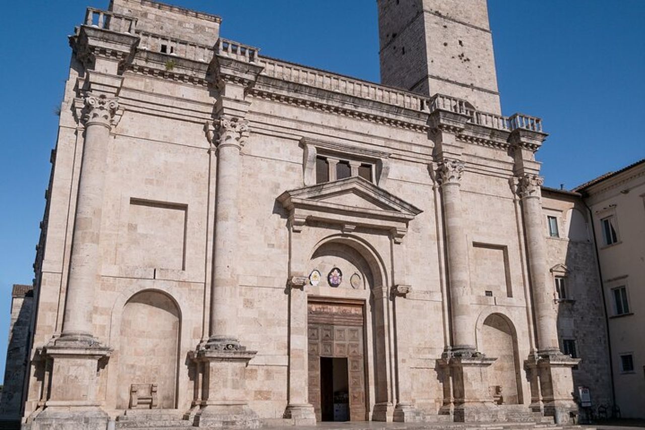 Visita guidata privata per famiglie dei punti salienti di Ascoli per bambini — 5