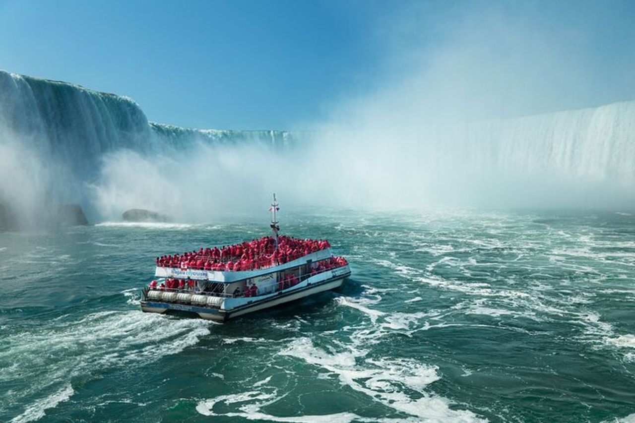 Cascate del Niagara: Crociera in barca, viaggio dietro le cascate e tour di Skylon — 5