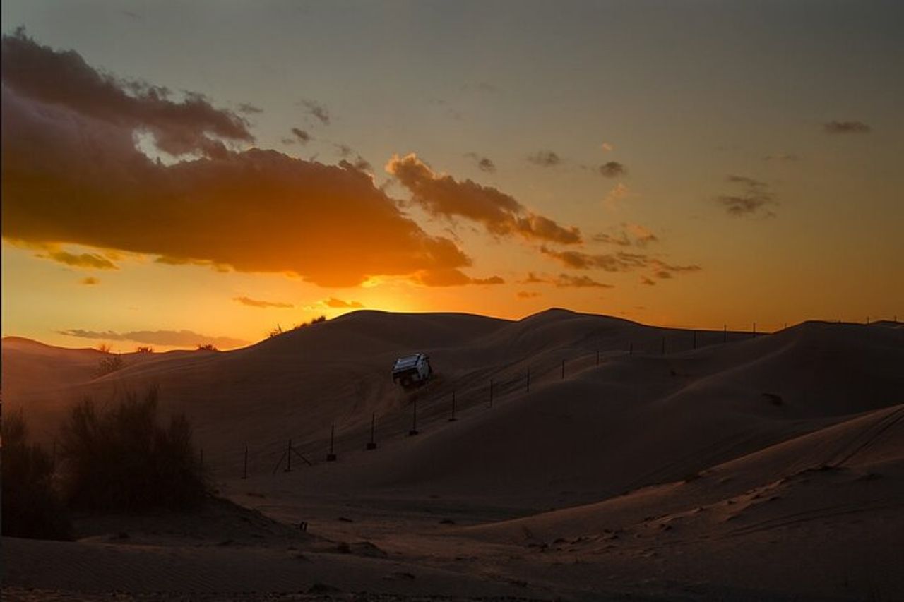 Safari nel deserto del tramonto del Qatar: Dune Bashing & Golden Sands Avventura — 5