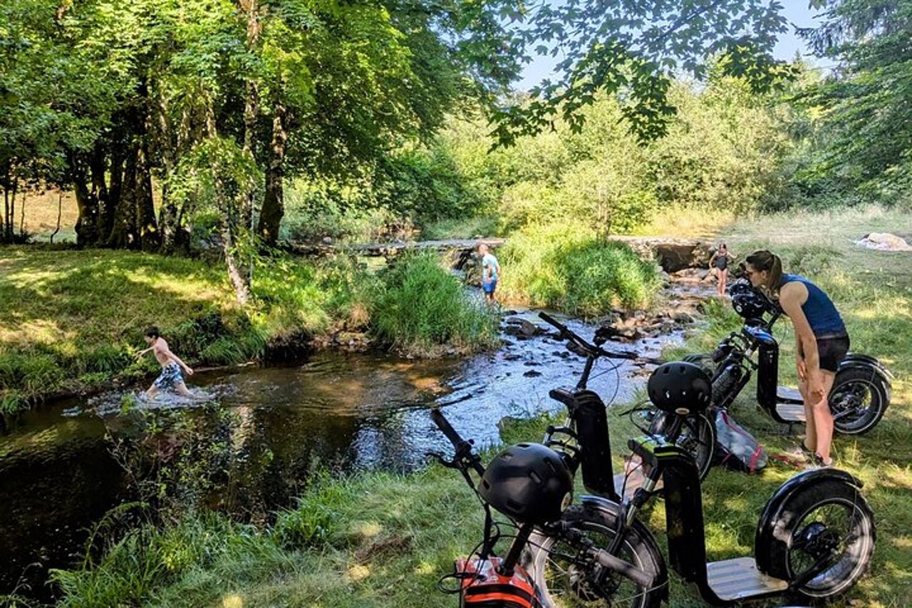 Esplora le foreste dell'Alta Linguadoca su uno scooter elettrico — 9
