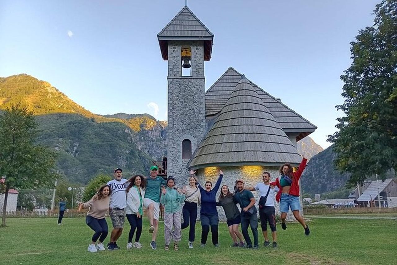 Tour di un giorno delle Alpi albanesi e del villaggio di Theth da Tirana — 6