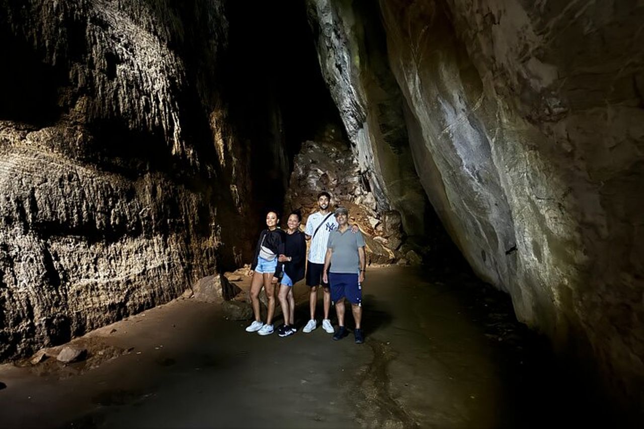 Nuota sotto le cascate di Tijuca — Escursioni, grotte, fauna selvatica e viste di Rio — 6