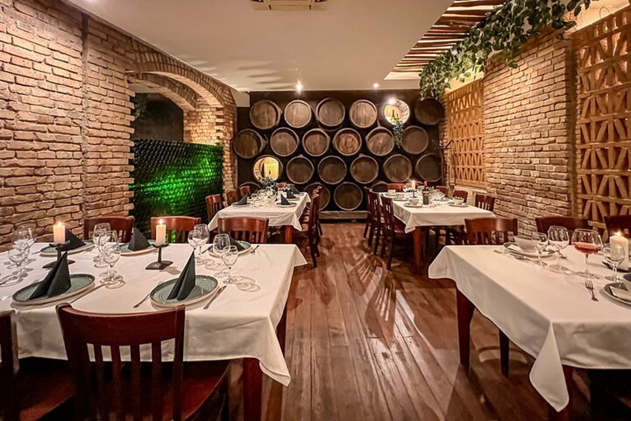 Cena tradizionale ungherese con musica zingara dal vivo — 5