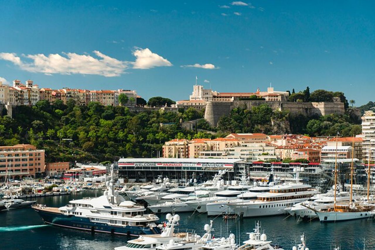 Tour a piedi autoguidato del circuito di Formula 1 di Monaco con app